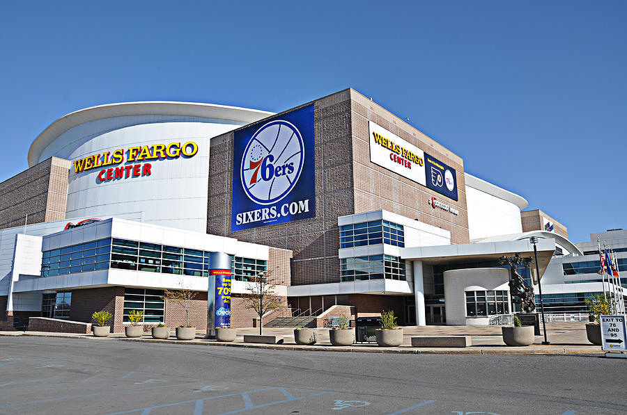 Wells Fargo Arena Parking - Find Parking near Wells Fargo Arena